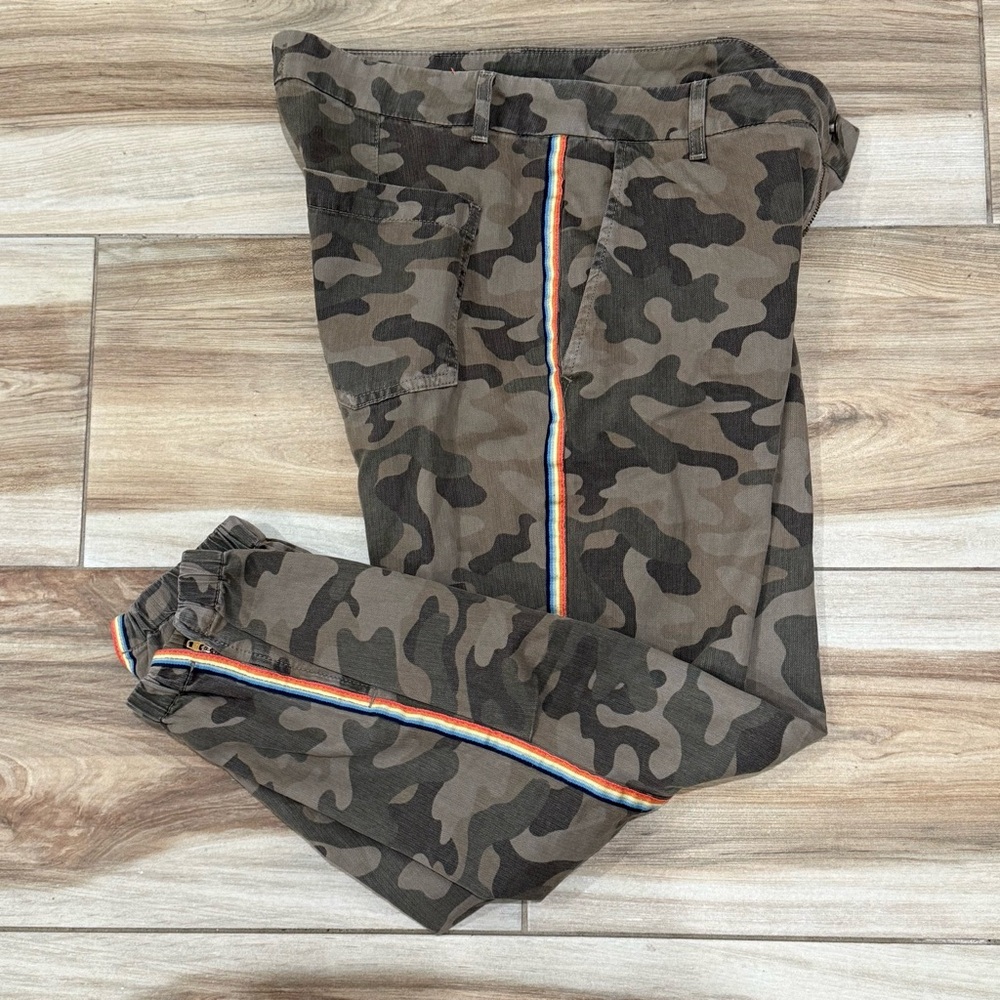 Sundry Camo Jogger Pants with Side Stripe - Olive Green